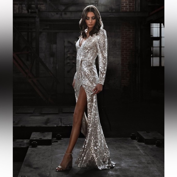 leena By Mac Duggal 26723 Silver Sequin Long Sleeve Formal Maxi Gown sz 8 - Picture 1 of 8